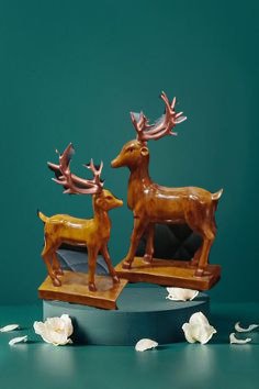 Deer statue 